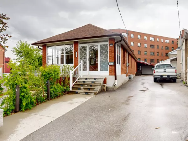 Toronto W03, ON M6E 4E5,114 Branstone RD