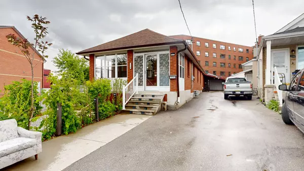 Toronto W03, ON M6E 4E5,114 Branstone RD