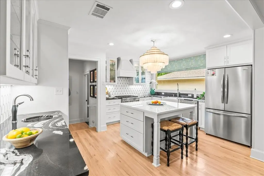 Dallas, TX 75225,6105 Del Norte Lane