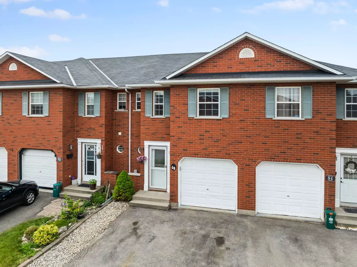 West Lincoln, ON L0R 2A0,49 Swayze CT