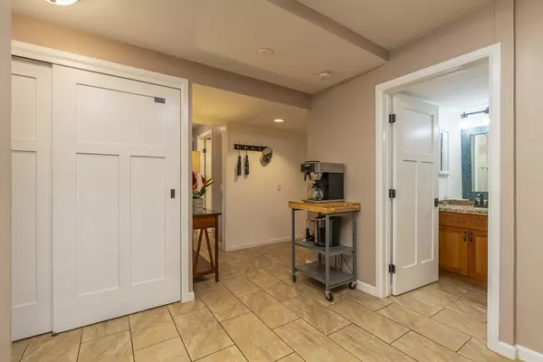 Kailua-kona, HI 96740,75-5865 WALUA RD #E631