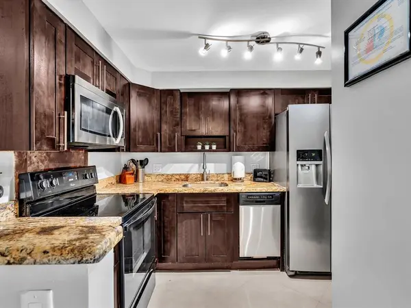 Fort Lauderdale, FL 33308,4040 Galt Ocean Dr #811