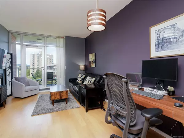 Victoria, BC V9A 0A1,100 Saghalie Rd #514