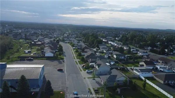 Val Caron, ON P3P1A3,4304 Larocque AVE