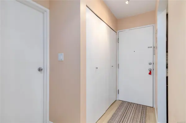 Victoria, BC V8T 4E5,2757 Quadra St #311