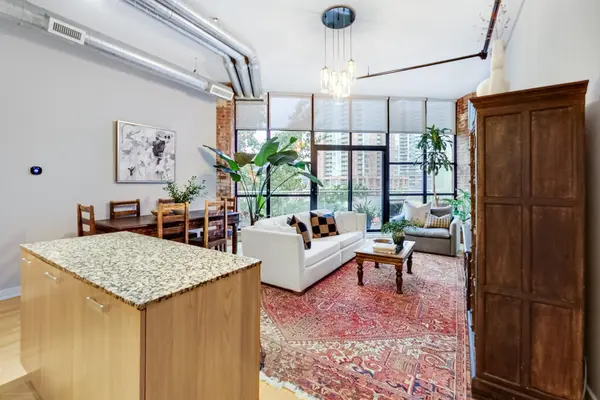 Toronto C01, ON M6K 1X1,43 Hanna AVE #409