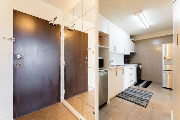 Toronto E08, ON M1J 3K2,15 Torrance RD #207