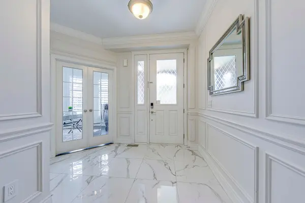 Oakville, ON L6M 0T1,3232 Larry CRES