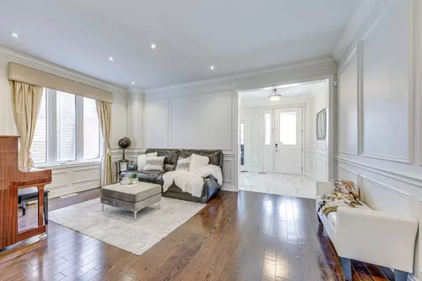 Oakville, ON L6M 0T1,3232 Larry CRES