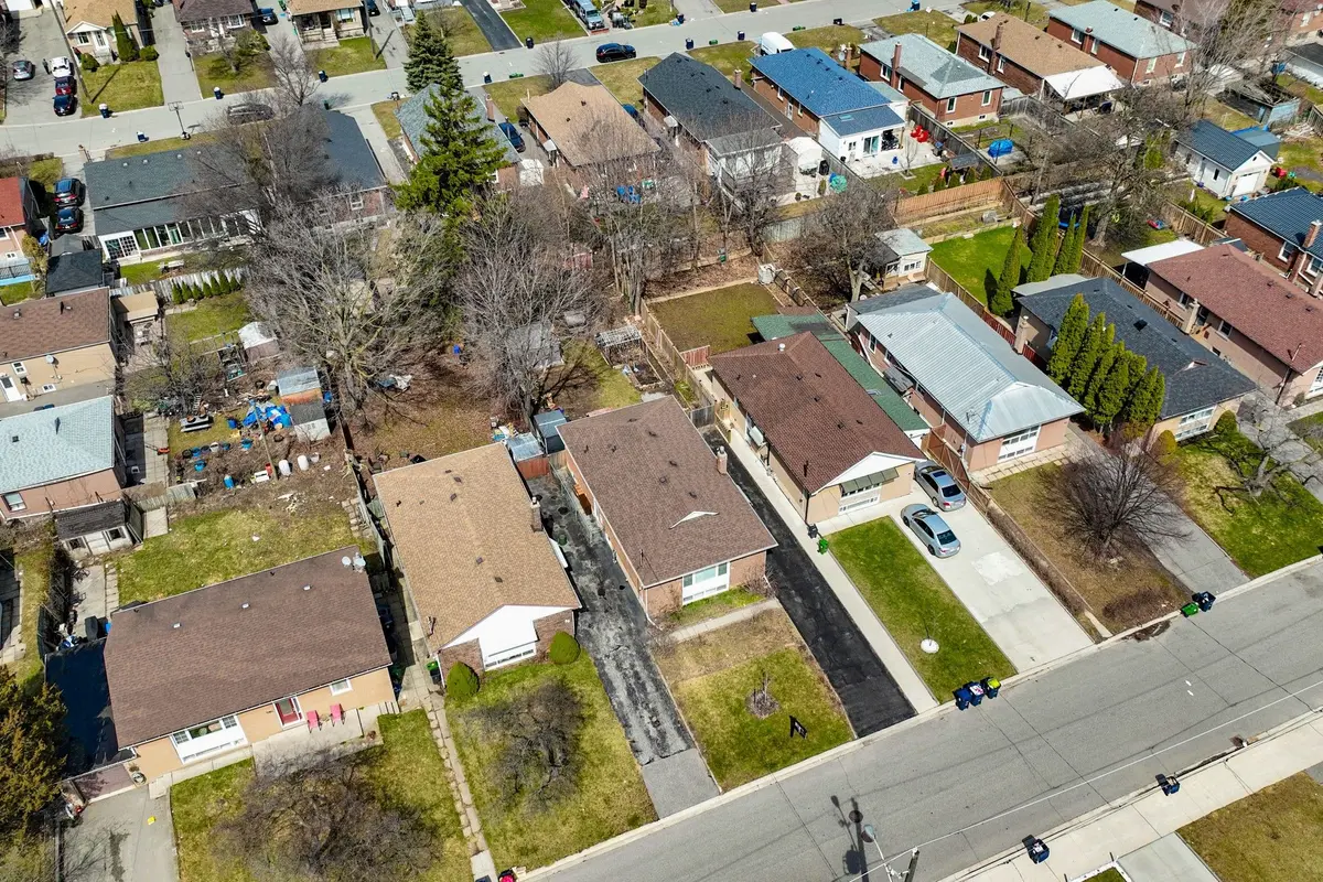 Toronto E04, ON M1K 3M7,30 Merrian RD