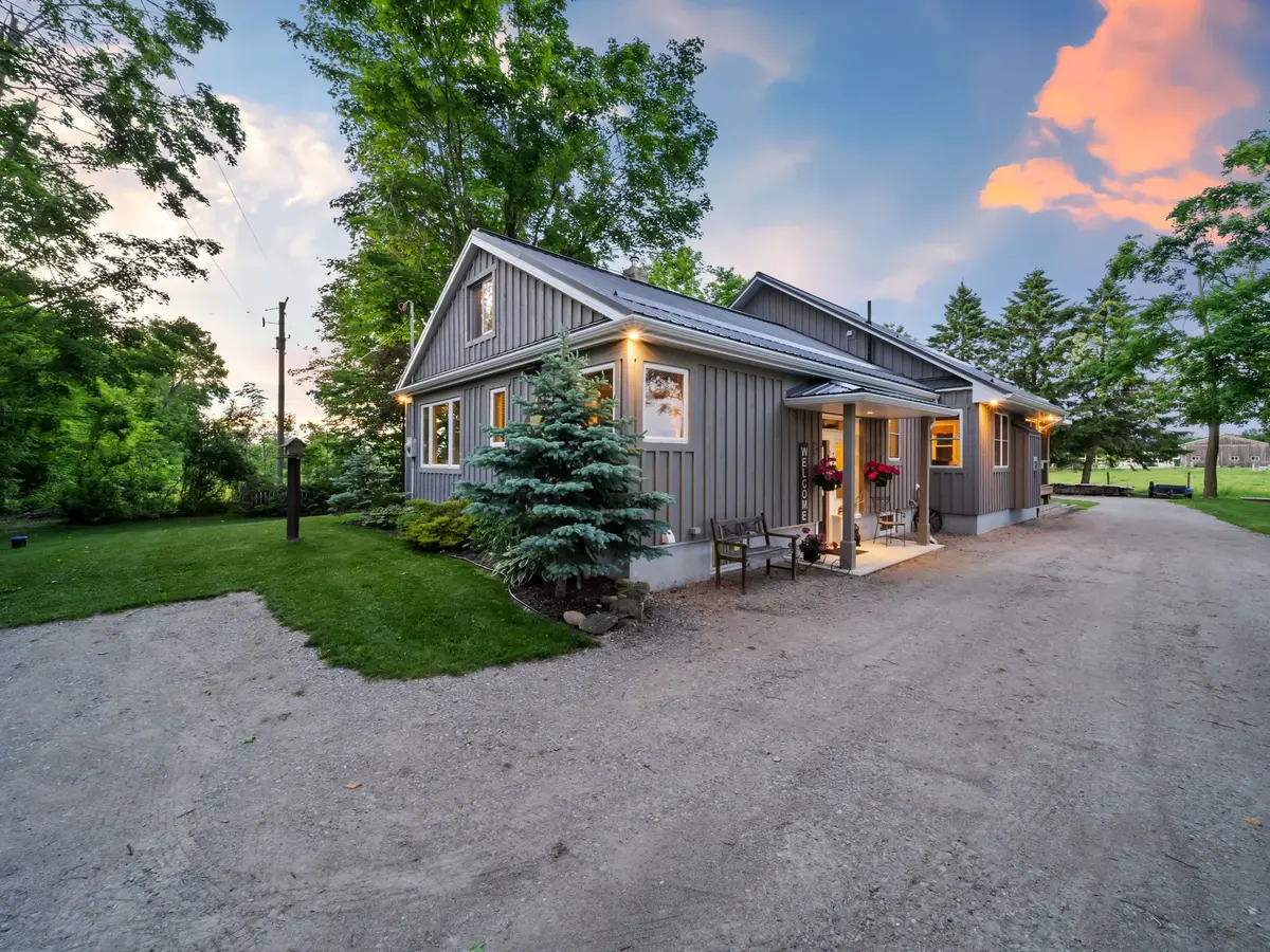 Springwater, ON L9X 1R5,1947 Russell RD