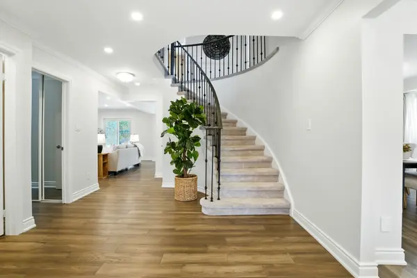 Ajax, ON L1T 2T6,6 Rotherglen RD N