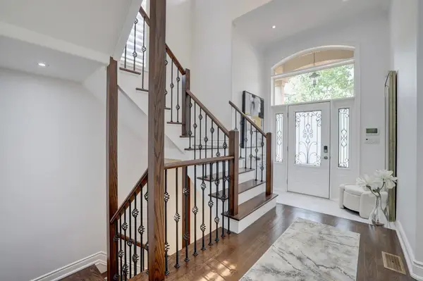 Hamilton, ON L8E 0B3,30 Seacove CT