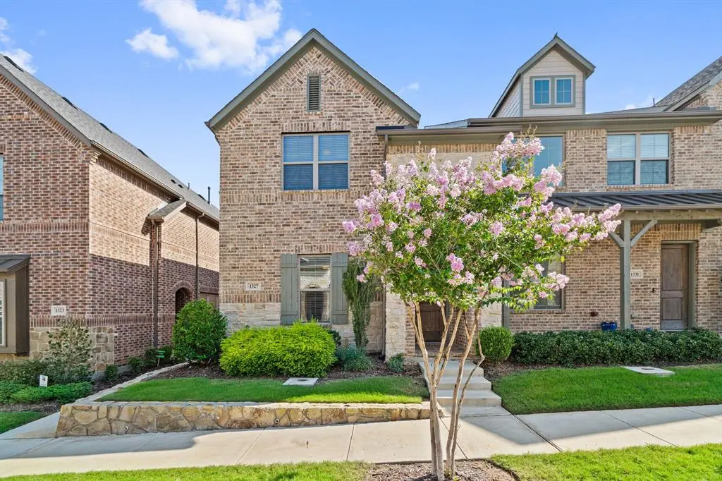 1327 Casselberry Drive, Flower Mound, TX 75028