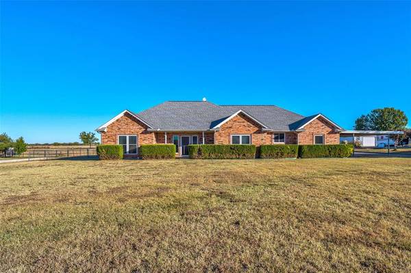 8143 Country View Lane,  Sanger,  TX 76266