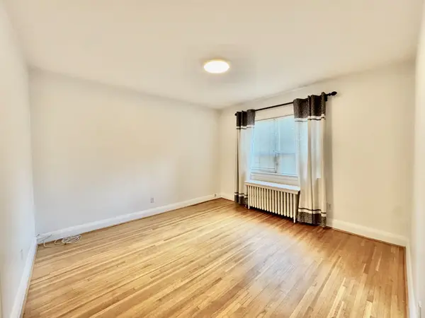 1198 Avenue RD, Toronto C04, ON M5N 2G1