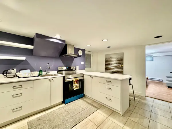 1196 Avenue RD, Toronto C04, ON M5N 2G1