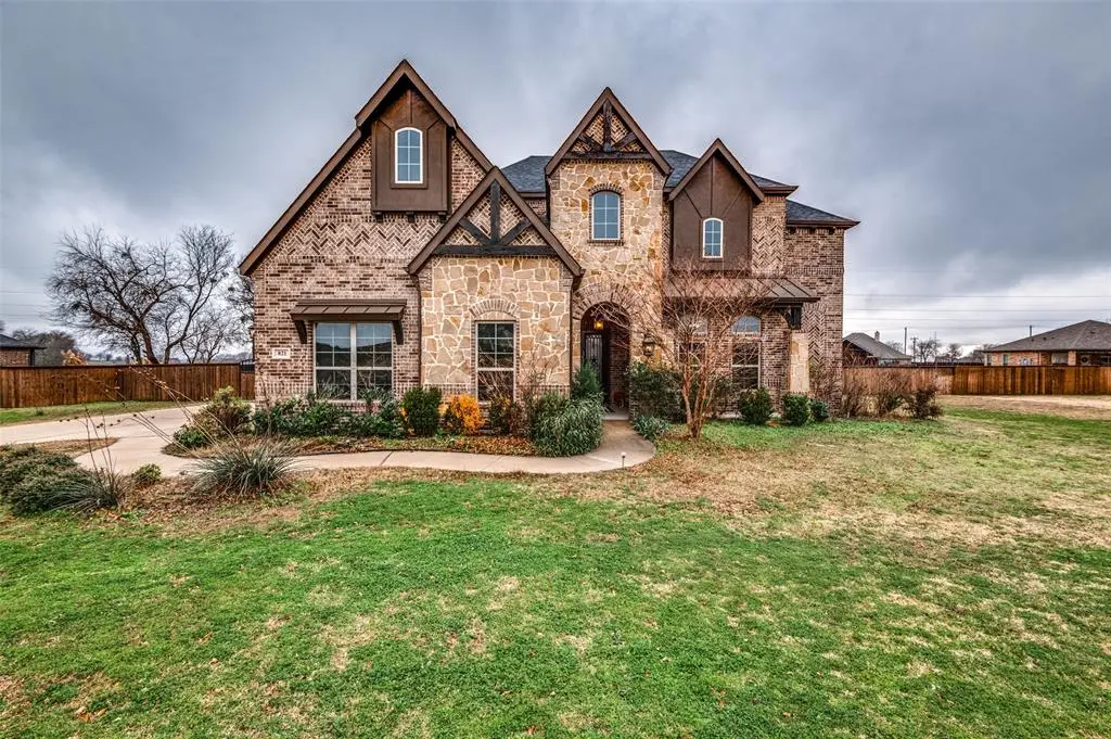 821 Cross Creek Court, Waxahachie, TX 75167