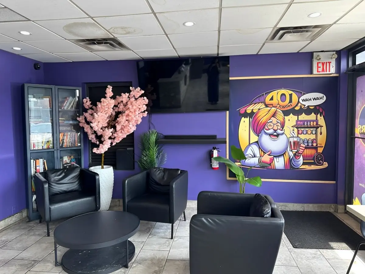 1385 Shawson DR W, Mississauga, ON L4W 1C4