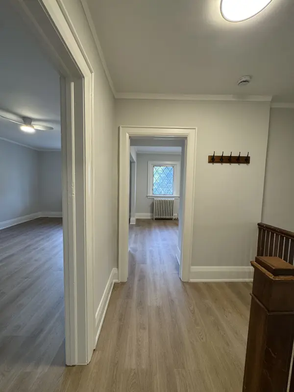 Toronto C09, ON M4T 1N9,183 st clair AVE E #upper