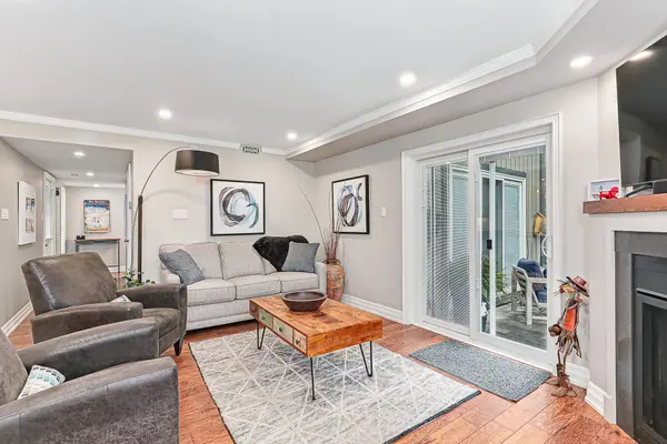 Collingwood, ON L9Y 5C7,423 Mariners WAY