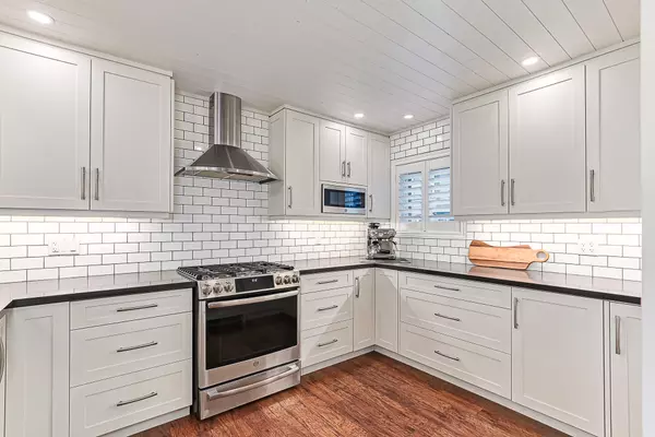 Collingwood, ON L9Y 5C7,423 Mariners WAY