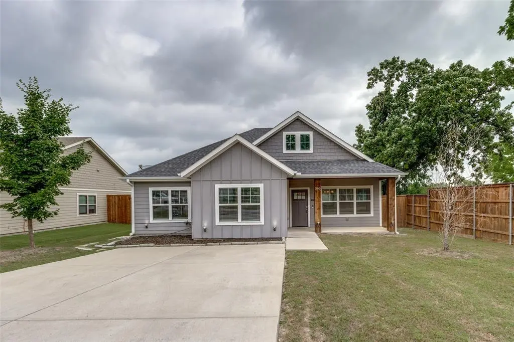 Howe, TX 75459,205 W Travis Street