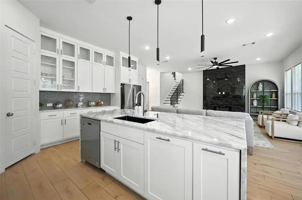 Dallas, TX 75216,1338 E Kiest Boulevard