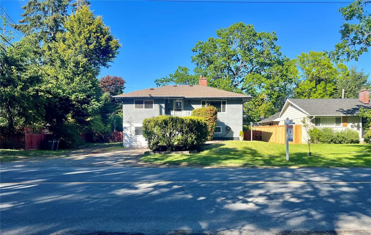 Saanich, BC V8Z 1M8,670 Burnside Rd W