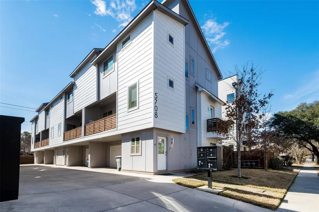 Dallas, TX 75206,5708 Bryan Parkway #A