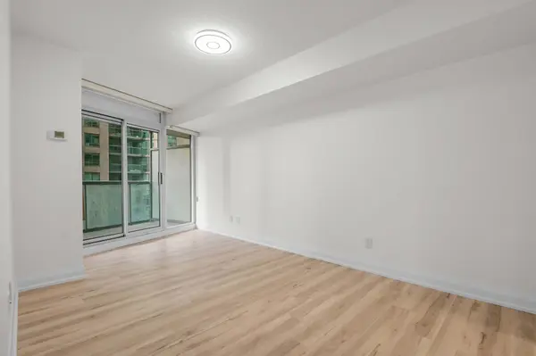 30 GRAND TRUNK CRES SW #1110, Toronto C01, ON M5J 3A4