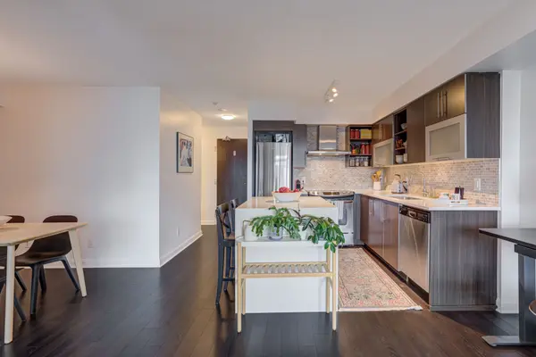 Toronto W08, ON M9A 0A1,1 Michael Power PL #1906