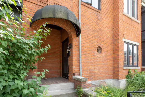 Toronto W02, ON M6P 2P9,336 Pacific AVE