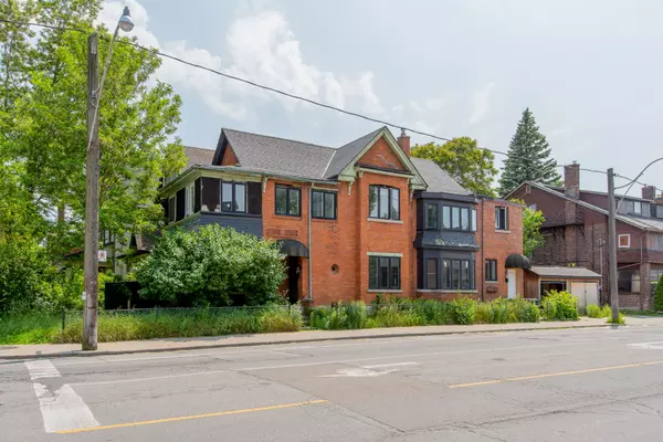 Toronto W02, ON M6P 2P9,336 Pacific AVE