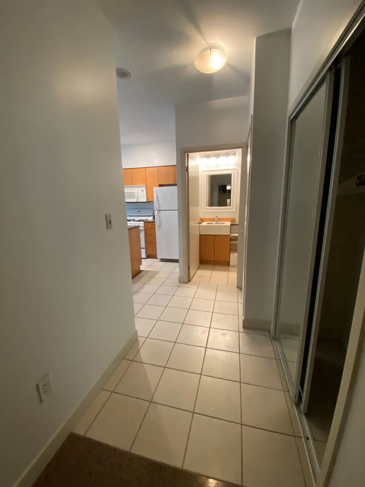 10 Navy Wharf CT #101, Toronto C01, ON M5V 3V2