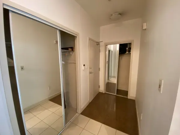 10 Navy Wharf CT #101, Toronto C01, ON M5V 3V2