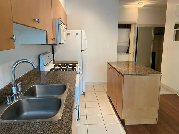 10 Navy Wharf CT #101, Toronto C01, ON M5V 3V2