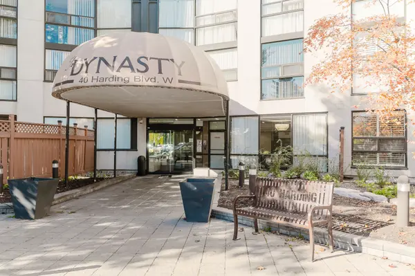 Richmond Hill, ON L4C 9S5,40 Harding Blvd BLVD W #203