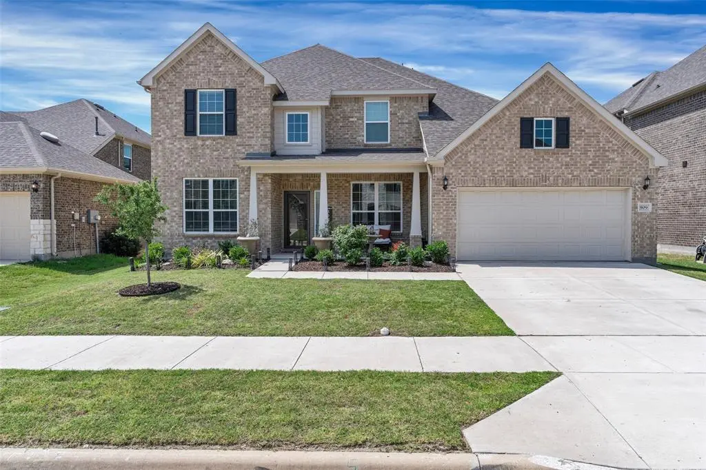 909 Sweeping Butte Drive, Fort Worth, TX 76052