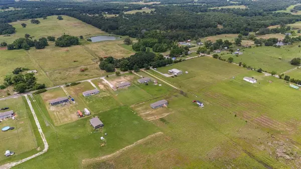 Grand Saline, TX 75140,562 VZ COUNTY RD 1220