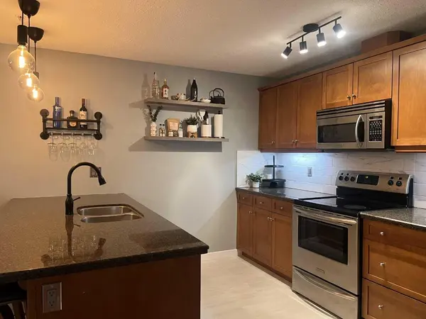 Canmore, AB T1W 3H5,150 Crossbow PL #109