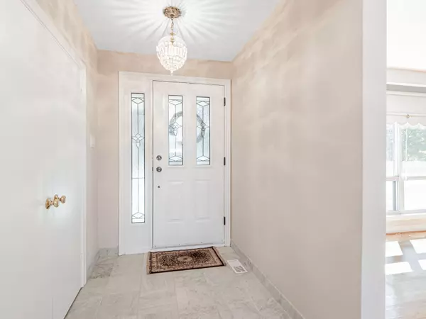 Toronto C06, ON M3H 3W6,150 Codsell AVE