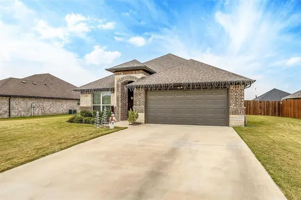 302 McKittrick Lane, Godley, TX 76044