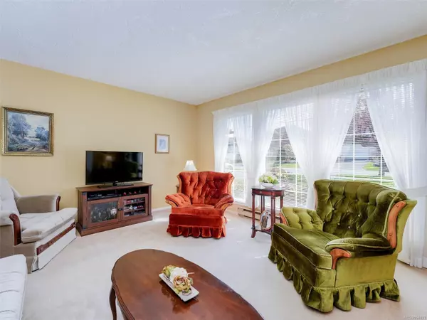 Saanich, BC V8Z 6T6,1244 Mariposa Ave