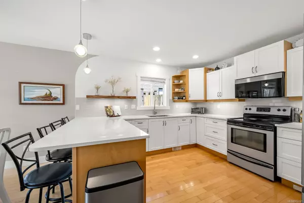 Comox, BC V9M 1J3,697 Lancaster Way