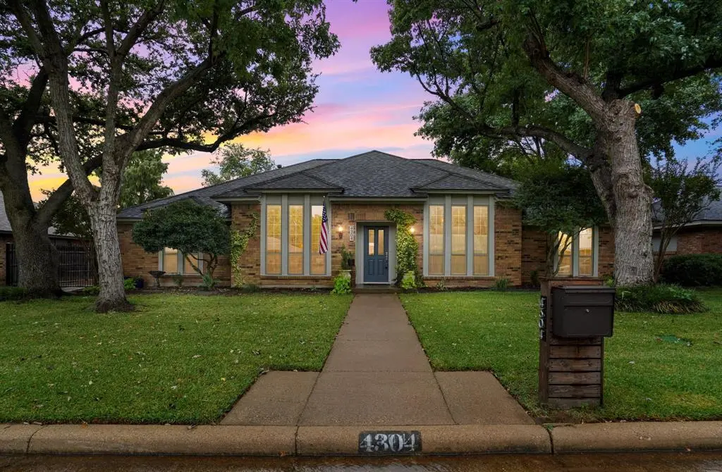 Arlington, TX 76016,4304 Kingswick Drive