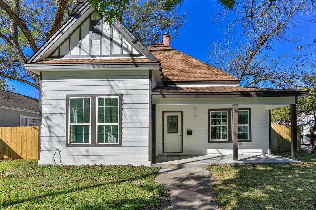 1101 S Lindsay, Gainesville, TX 76240