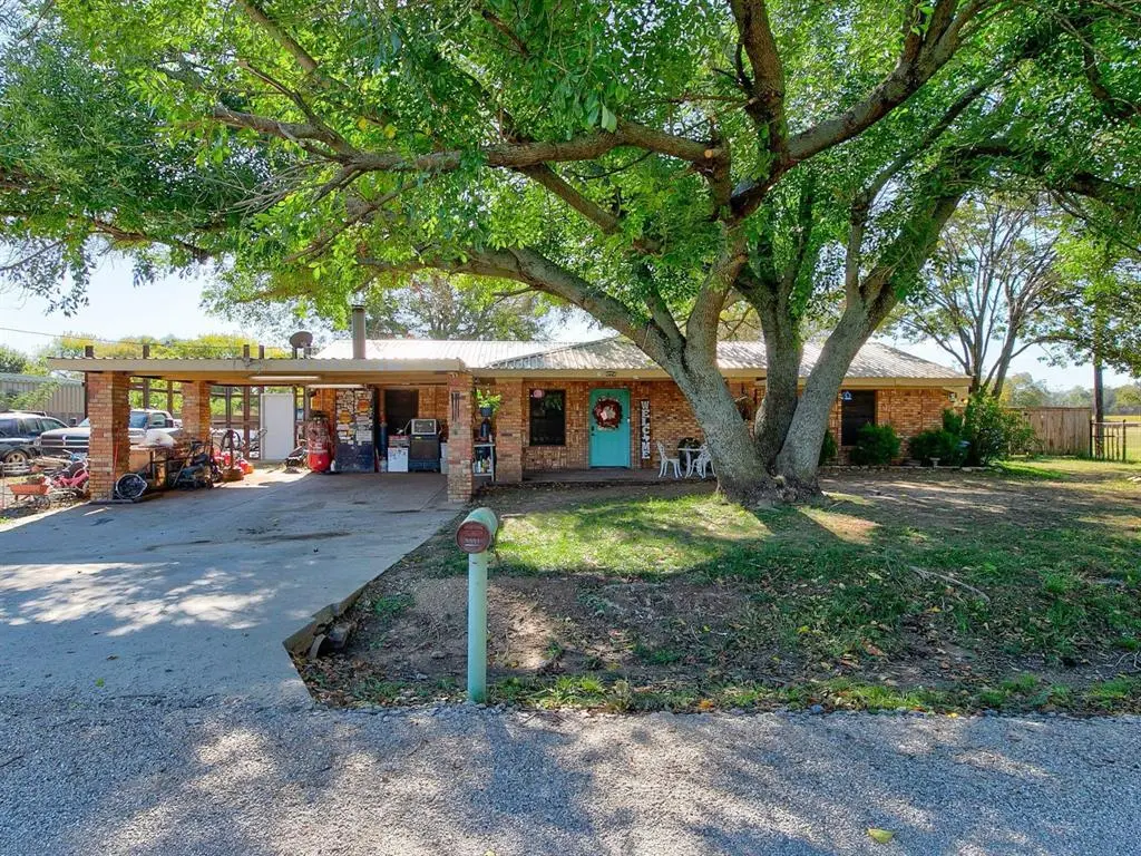 3441 Holbrook Road, Springtown, TX 76082