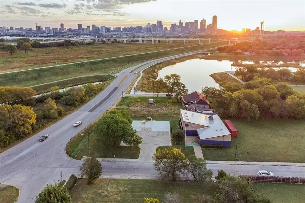 1502 Bayside Street, Dallas, TX 75212