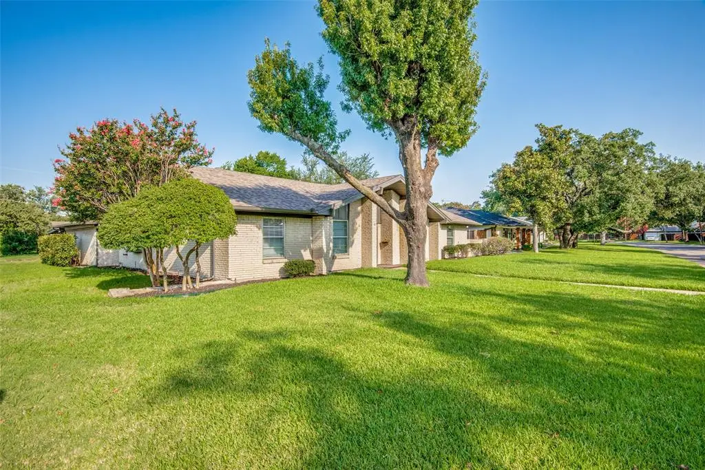 Dallas, TX 75229,10007 Dale Crest Drive